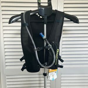 Nathan Black Hydration Vest